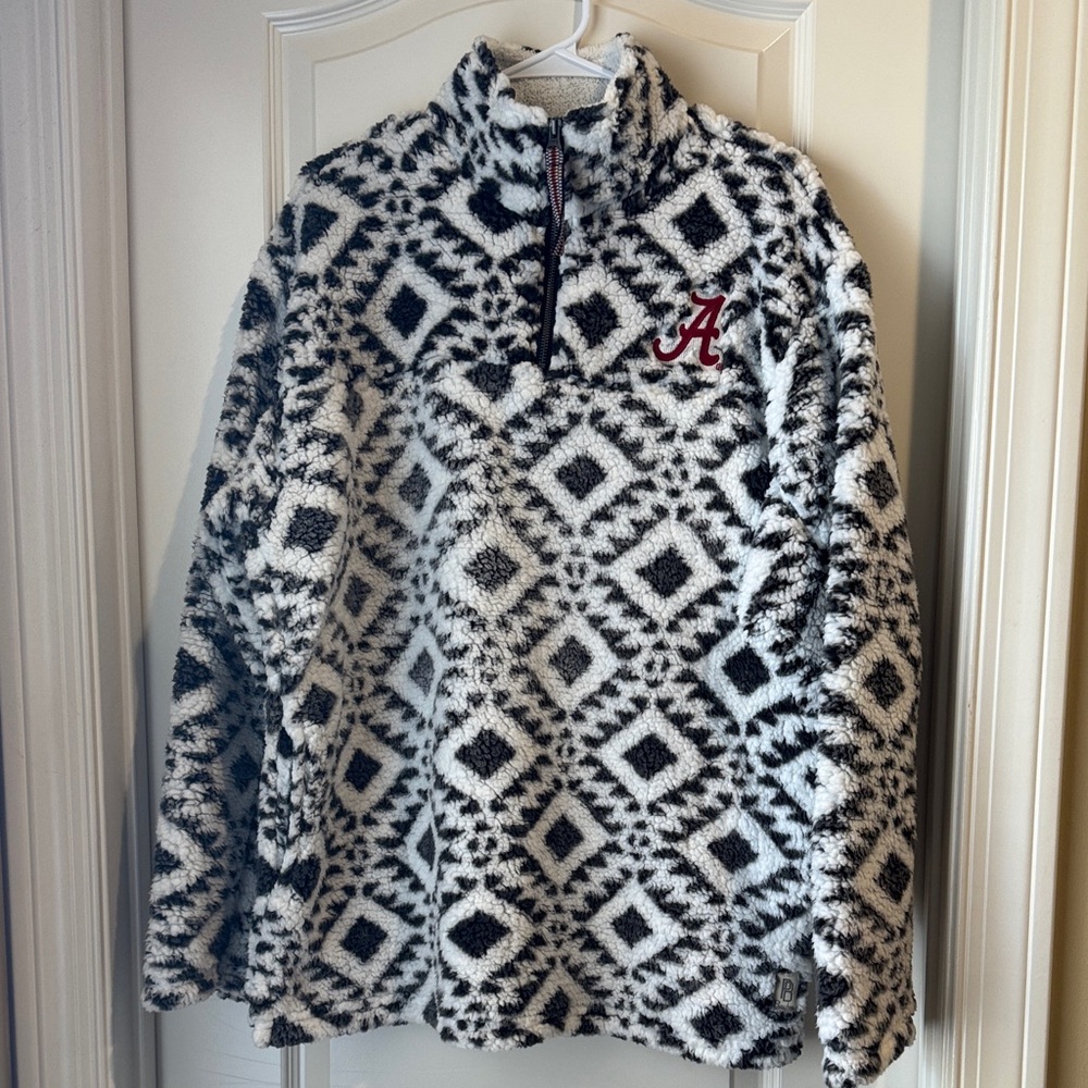 Pressbox Black and White Patterned Zip Up Sweater